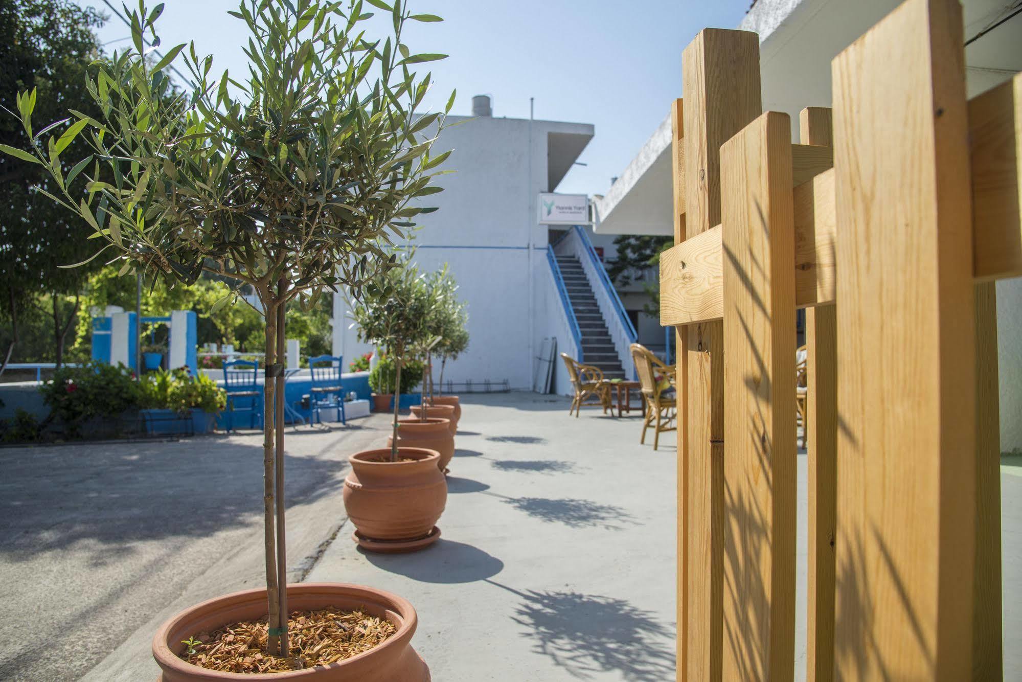 Yiannis Yard Studios & Apartments Città di Kos Esterno foto