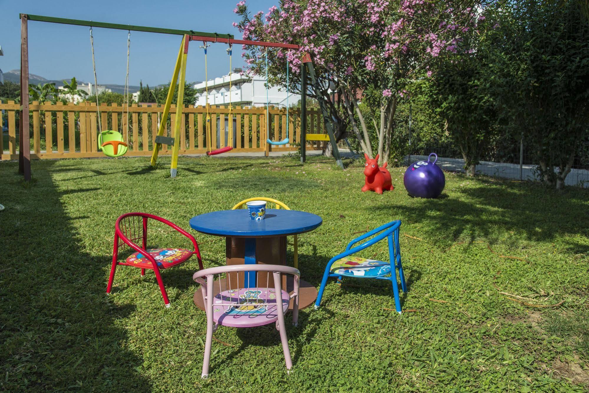 Yiannis Yard Studios & Apartments Città di Kos Esterno foto