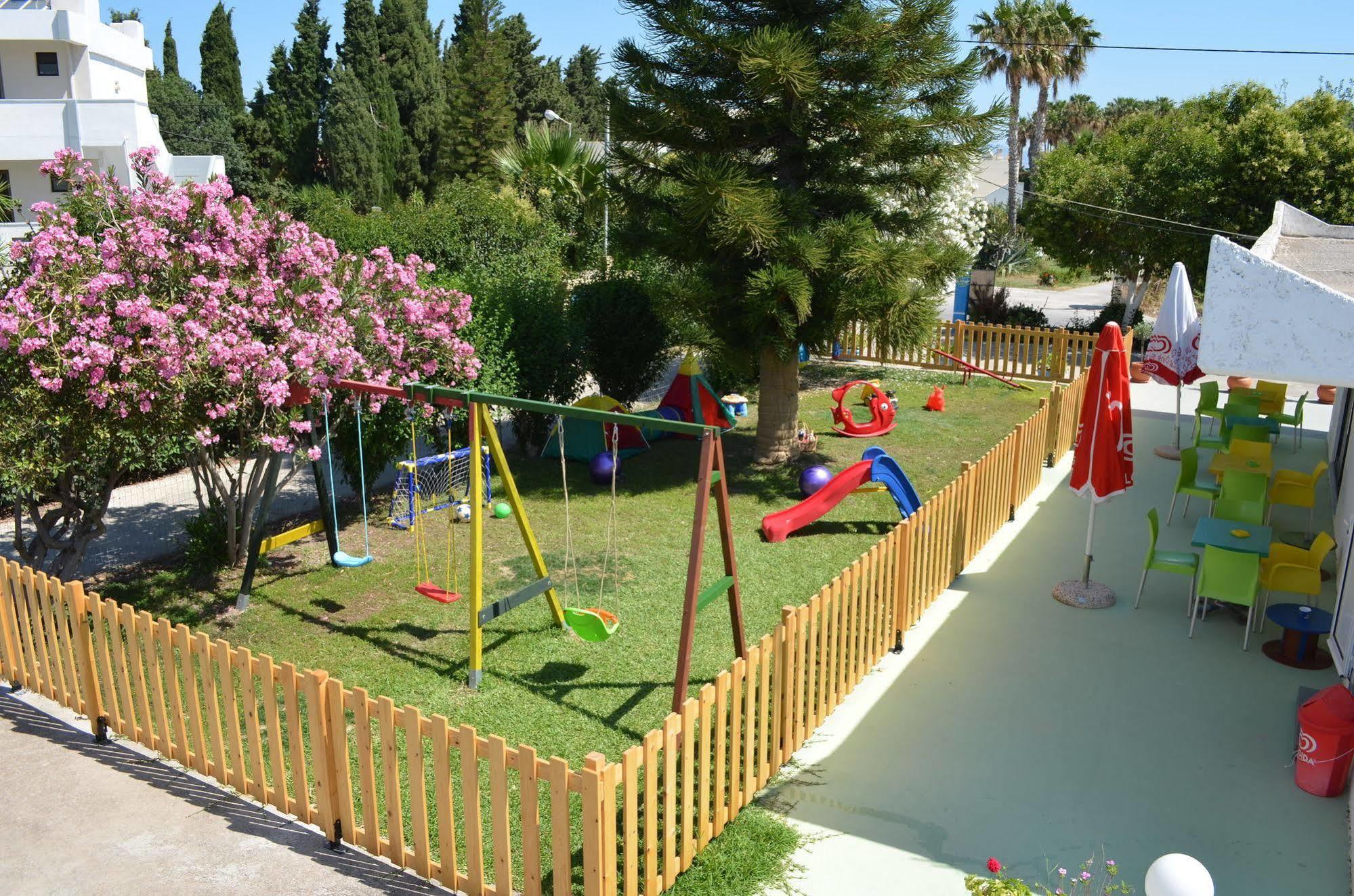 Yiannis Yard Studios & Apartments Città di Kos Esterno foto