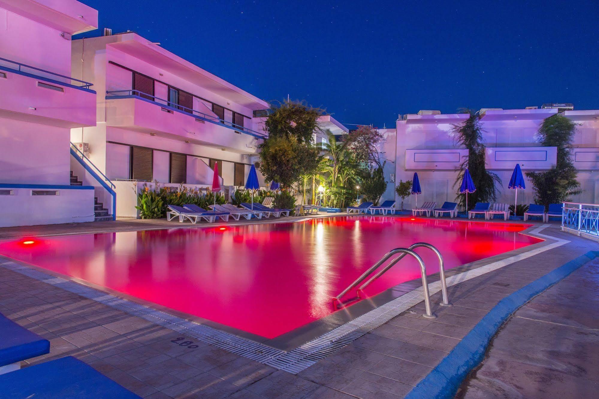 Yiannis Yard Studios & Apartments Città di Kos Esterno foto